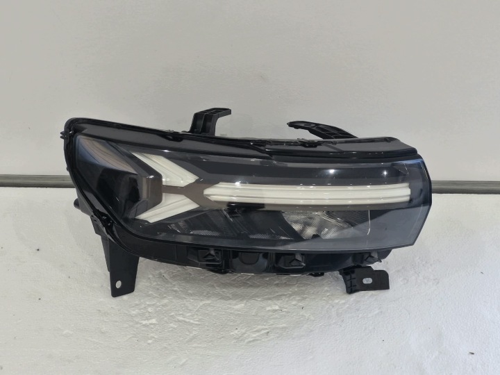 feu droit Dacia Duster III FULL LED