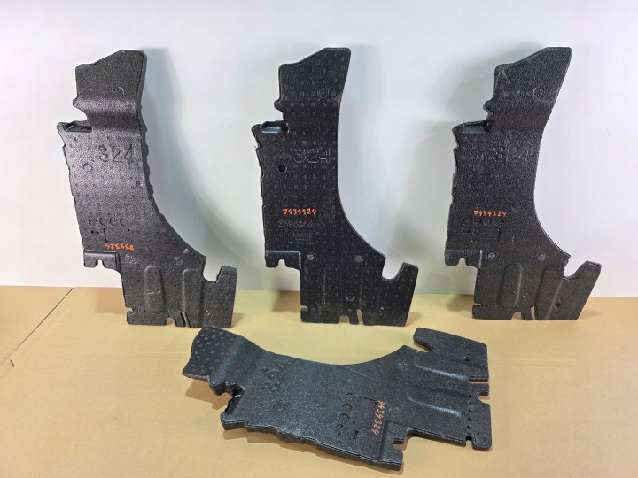 Schalldämmung Polystyren des Bodens rechts vorne BMW X5 G05 X6 G06 LCI 7434324