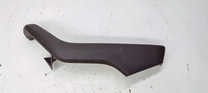 Loketní opěrka pravý záď AUDI A4 B9 8W0867374D