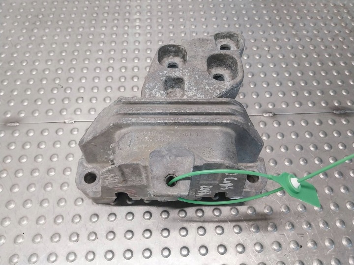 holder engine mount A2462400617 MERCEDES X156 W176 W246 2.0 CDI