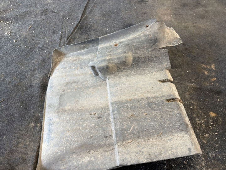 Rear splasher Mercedes-Benz Sprinter W906 A9068820704 8