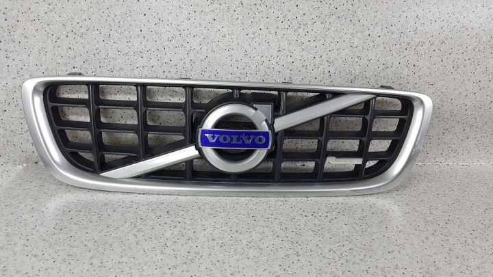 VOLVO V70 R - DESIGNE 2007 - GRILLE D 8811