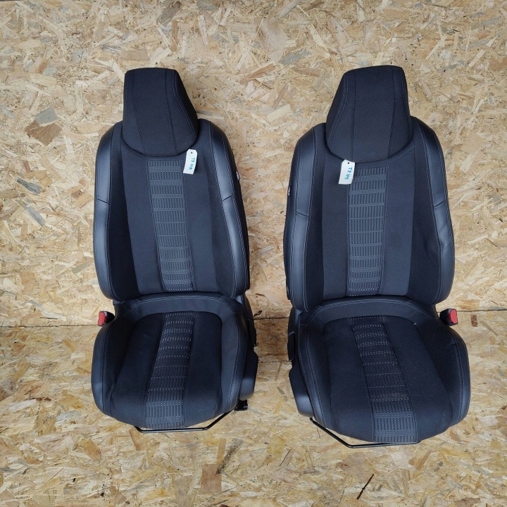 Komplet seats Peugeot 308 T9 II HB