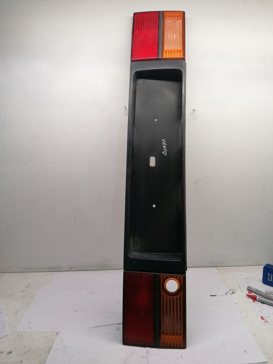 VW VENTO Blende Schutzkappe heckklappe Kofferraum 1H5853481
