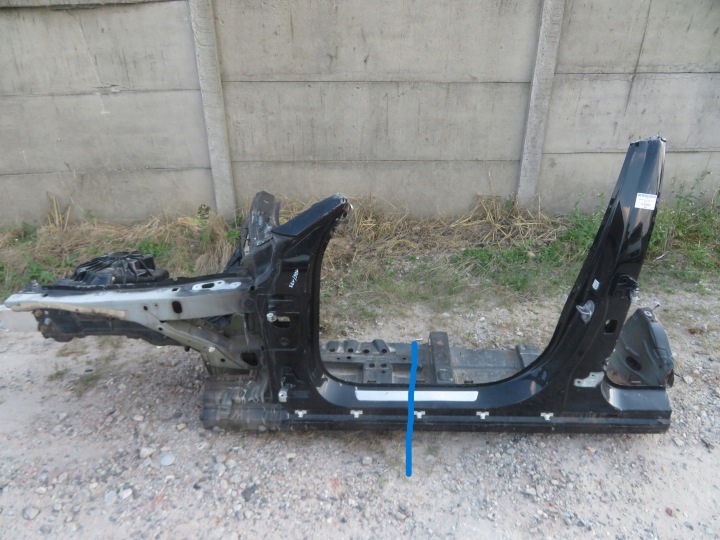 MERCEDES C KLASA W205 18R Säule links mitte