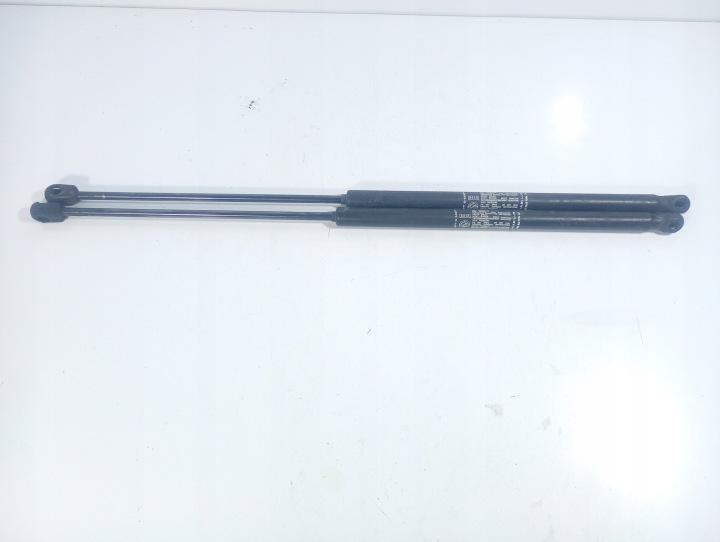 Alfa Romeo 159 05-08 SILOWNIKI der Kühlergrill 2 szt OE 60688574