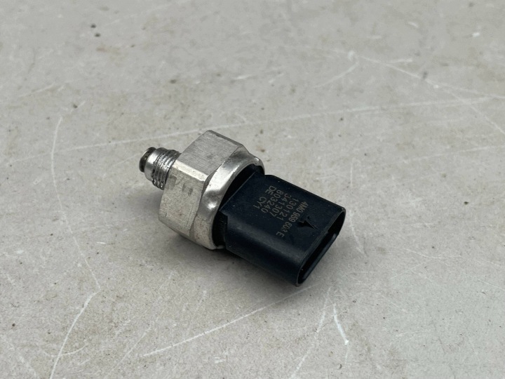 snímač tlaku klimatizácii (PRESOSTAT) VOLKSWAGEN ID.4 4M0959603E @M