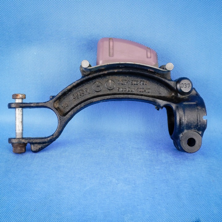 Widelec of a shock absorber left Audi A6 S6 RS6 4G A7 S7 RS7 4G8 8K0413037M