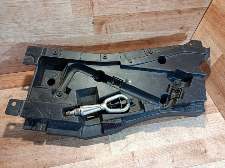 Wklad plastový kufru skříňka narzedziowa BMW X5 E53 8244764