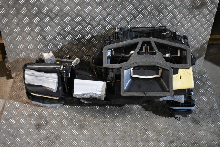 IDEALNA KPL. HEIZGEBLÄSE 4 STREFY BMW G11 LIFT 1