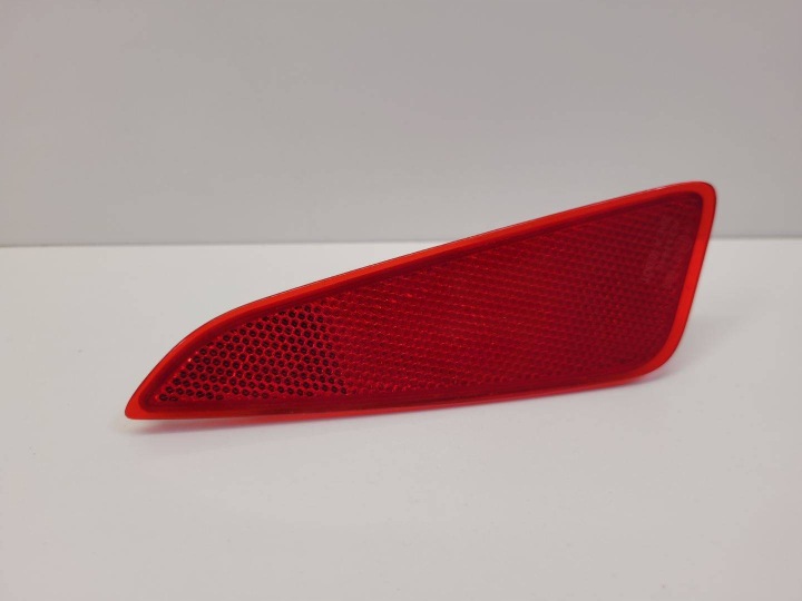 Odblask right side Toyota Yaris XP130 2nd facelift 2018 81910-F4010