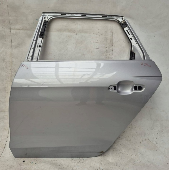 AUDI A4 8W B9 KOMBI LIFT 19- dveře levé záď zadní