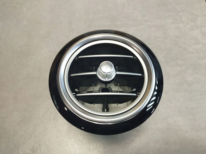 Mercedes-Benz E W213 BOCCHETTA ARIA ANTERIORE del cruscotto A2138308000