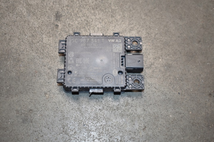 IDEALNY RADAR DISTRONIC ACC AUDI A5 B10 1