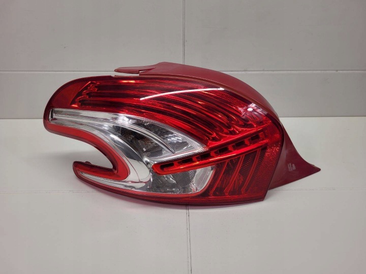 light rear left side Peugeot 208 2015 9672628280
