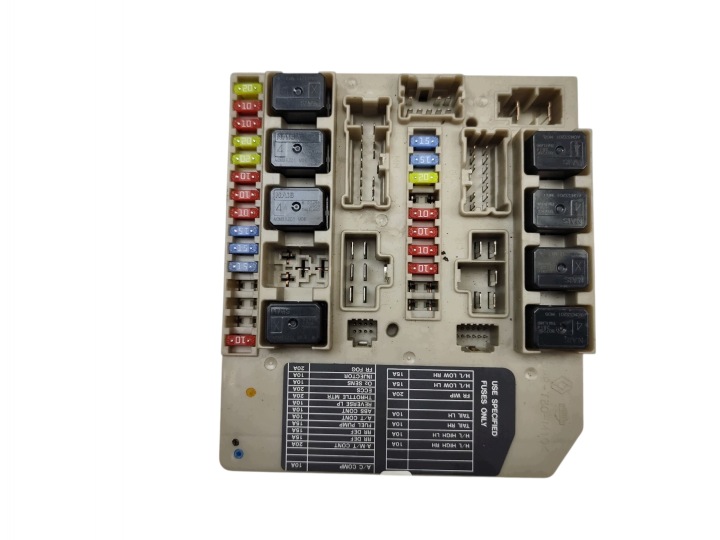 compartment of fuses module UCH NISSAN NOTE and E11