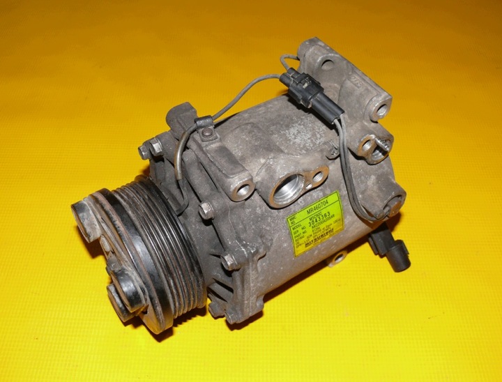 compressor of the air conditioning MITSUBISHI OUTLANDER and 1 2.0 16V 136KM MR460704 03