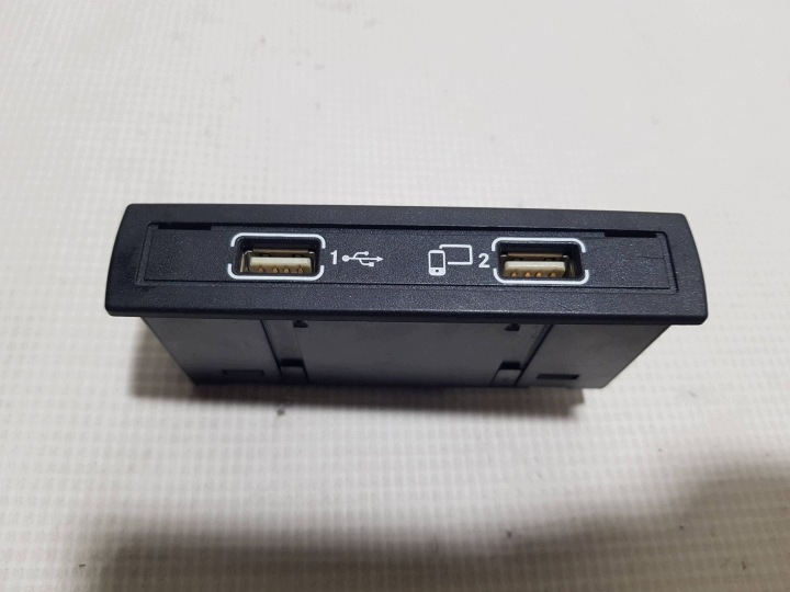 adapter konektor USB Mercedes SLC R172 W172 1728202000