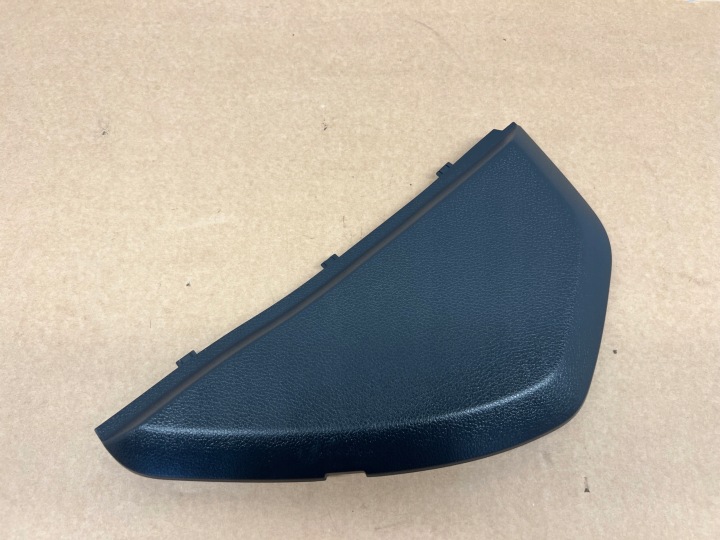 Nissan X-TRAIL T32 cover spoiler of the dashboard right
