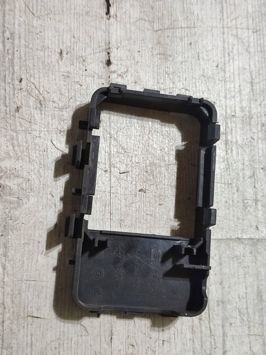 Seat Arona 2019 bracket holder radaru