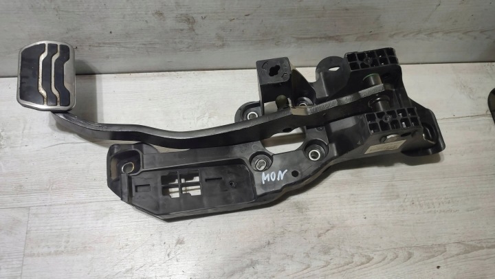 Ford Mondeo MK5 16r 2.0TDCi Pedal brzdy