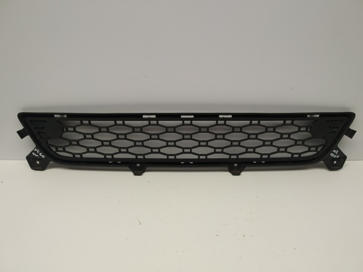 08r- Volvo Xc60 a Mriežka stredná Nárazníka predok bez PDC 30763423 30763422