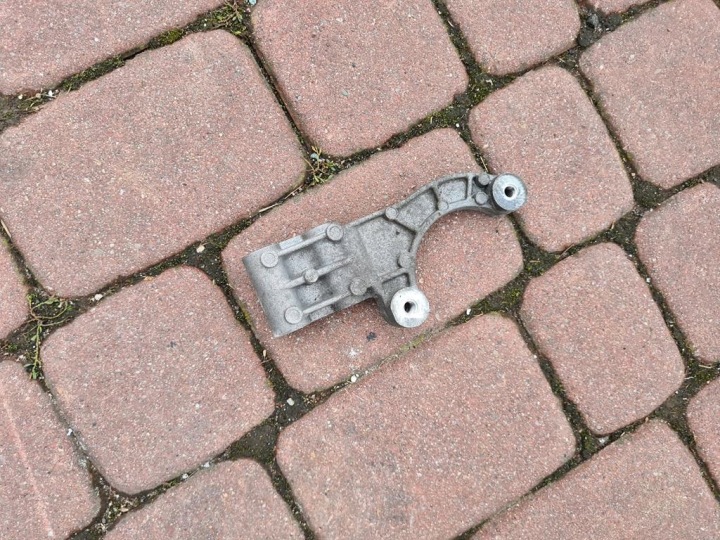 supporto reduktora staffa Consolle Opel Insignia B 55499428