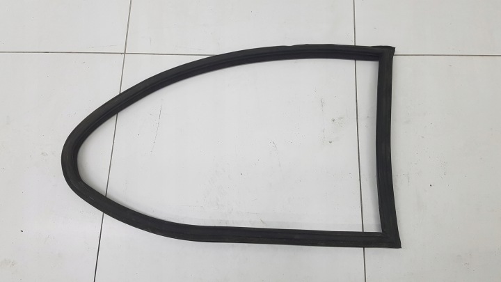 gasket windows UCHYLNEJ right rear part BMW E46