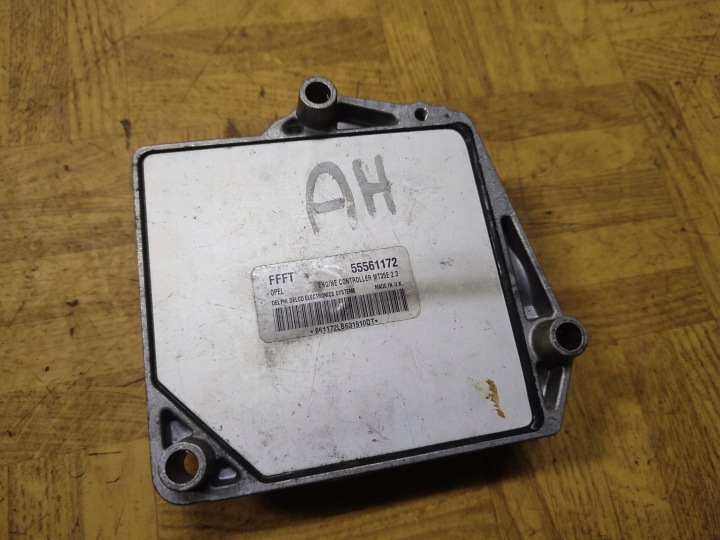 WYLOGOWANY Z PINEM počítač riadiaca jednotka MOTORA OPEL ASTRA H 1.6 55561172