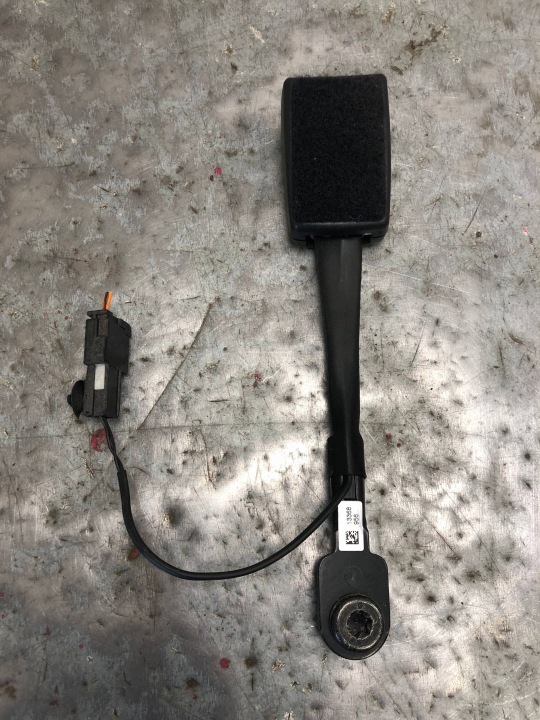 zapínanie pásu pravý predok OPEL ASTRA J 13368956