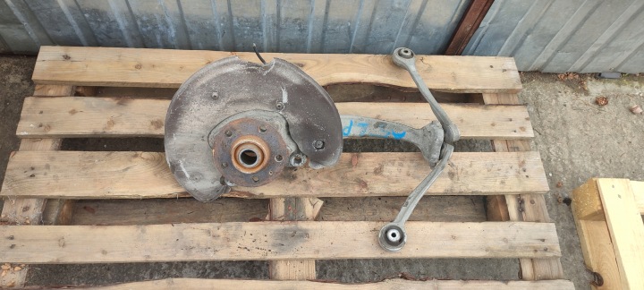 Achsschenkel Radnabe Radlager z schenkel links vorne Audi A5 8T 1.8 TFSI