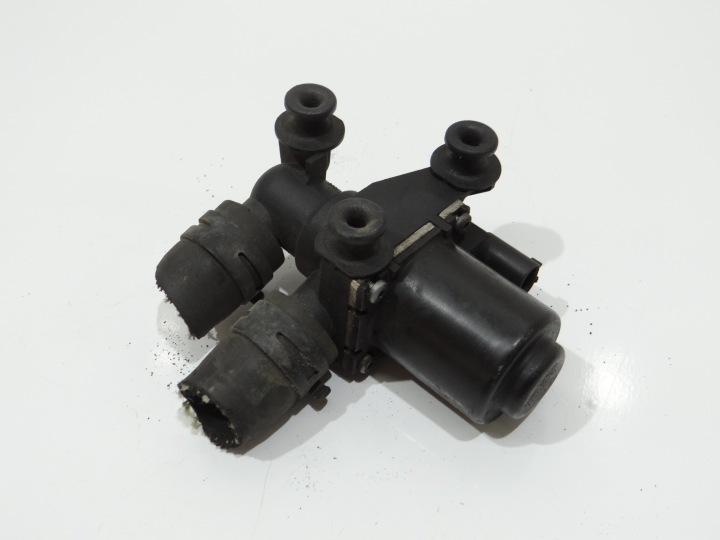 Pompe d’eau Électrovanne BMW E60 E61 6920226 (4279171)