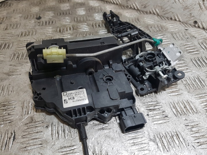 de la Serrure Portière Droite Avant OPEL CORSA D 6 PIN 13258274