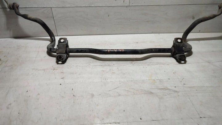 Volvo V40 II 2018r Z of the front stabilizer rod front