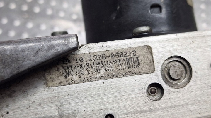 ČERPADLO ABS ŘÍDICÍ JEDNOTKA A2095450332 A0044311912 MERCEDES C W203 CLK W209 9