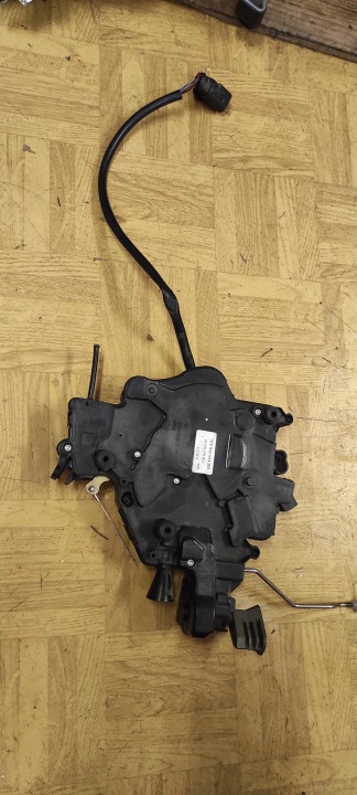 VW T5 DE LA SERRURE PORTIÈRE COULISSANT DROITE 7H0843654BB