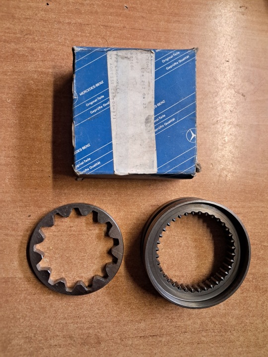 TULEJA PRZESUWNA gearboxes MERCEDES W124 1242620423 new