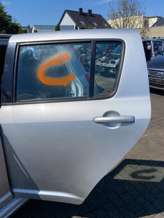 dvere Ľavé zadné zadok Suzuki Swift 3 III 05-15 kod lakieru ZCC
