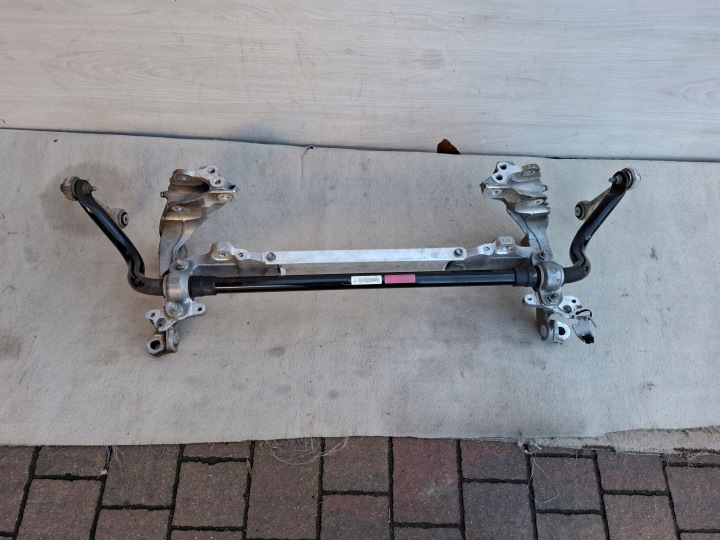 AUDI RS7 RS6 C8 23R WSPORNIKI axle beam front of the engine 4K0399295C 4K0399296C
