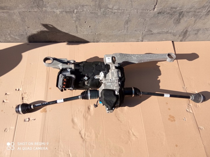 BMW F45 Getriebe heck komplett Gelenkwelle