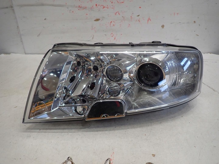Feux phare Avant Avant Gauche SKODA SUPERB et 2002-2008 BI-XENON 3U1941017G