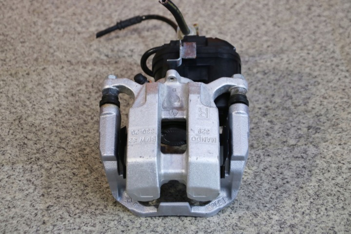 BMW G22 G23 Bremssattel Bremse Sattel Brems- rechts heck 42/20/330 9 km !!!