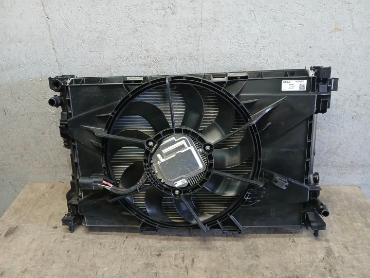 chladič vody KLIMY ventilátor KOMPLET FIAT 500E 500 E 52150725 52200309