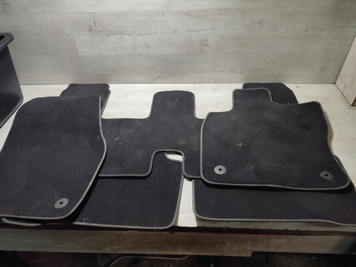Volkswagen Touran III 2020 mats mats