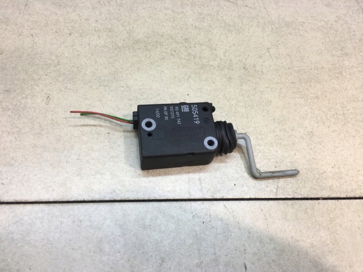 Dämpfer heckklappe des Kraftstoffsbehälters OPEL OMEGA B 90491742