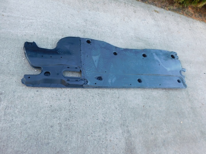 cover chassis left VW Tiguan III OEM original LADNA 5QF825206A 5QS825201