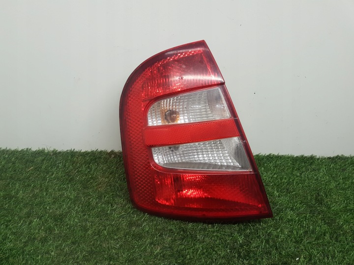 licht links hinten SKODA FABIA 1 6Y6945095