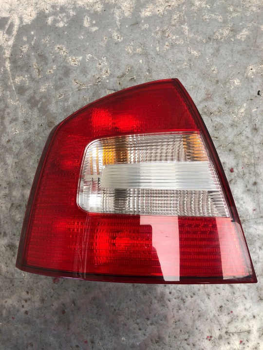 licht links heck SKODA OCTAVIA MK2 LIFT HB 1Z5945095B