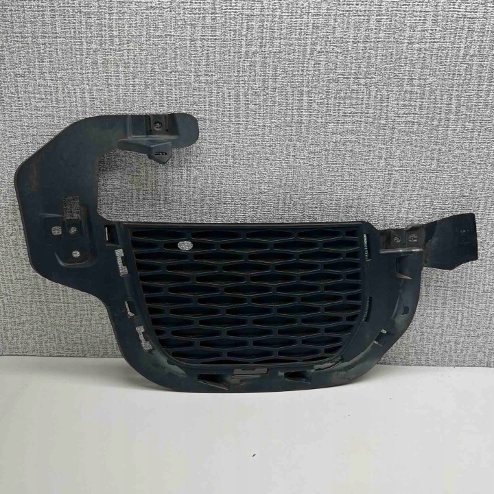 Range Rover Evoque lower grid of a bumper of the front right GJ3215A298A