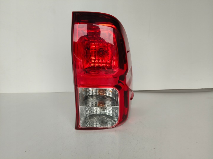 LICHT RECHTS HINTEN TOYOTA HILLUX 15